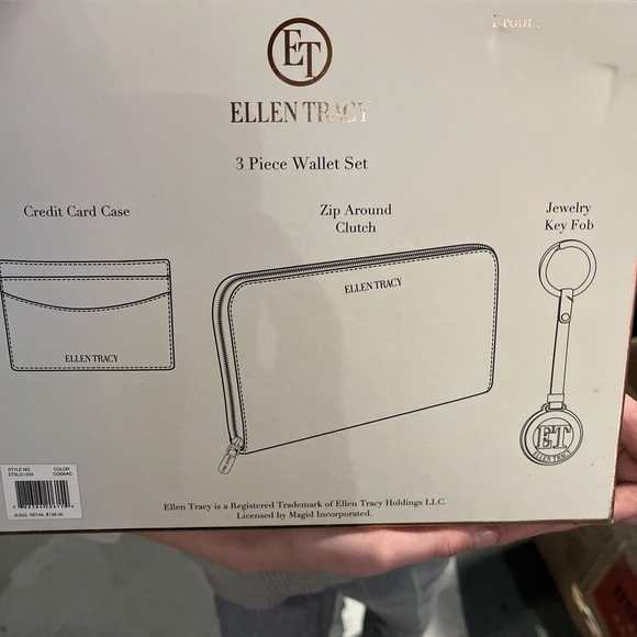 Nwt Clutch Wallet Nwt Ellen Tracy Brown Leather keychain and card holder - Picture 4 of 4